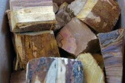 Yakiniku Räucherchunks Apikose 500 G -Broil King Geschaft 100324 8720364490973 BBQ Flavour Apricot chunks In verpakking