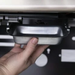 Broil King Baron S 490 IR Inkl. Abdeckhaube & Gussplatte -Broil King Geschaft 875982 BARON S490IR DRIP TRAY 01