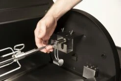 Broil King Pellet Smoker Drehspieß-Set Mit Elektromotor -Broil King Geschaft BK 60669 action 02
