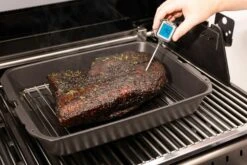 Broil King Gusseisener Multi Roaster -Broil King Geschaft broi 69610 lifestyle 01