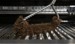 Broil King Baron Spiral-Reinigungsbürste -Broil King Geschaft broil 65648 BARON PALMYRA SPIRAL REINIGUNGSB RSTE LIFESTYLE 02