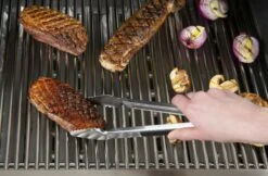 Broil King Baron Präzisionsgrillzange -Broil King Geschaft broil king 64036 0060162640360 PRAEZISIONS GRILLZANGE BARON KURZ LIFESTYLE 02