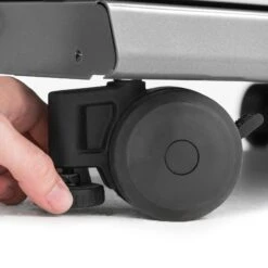 Broil King Regal S 590 Pro IR Inkl. Abdeckhaube, Gussplatte & Wokeinsatz -Broil King Geschaft broil king 998942 REGAL S590PROIR CASTER 02