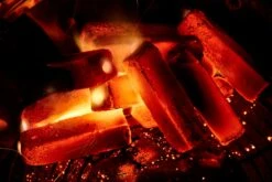 McBrikett KOKOKO LONG 10kg -Broil King Geschaft mcbrikett kokoko long mood 02