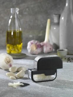 Microplane Knoblauchschneider -Broil King Geschaft micr Produktbild 42